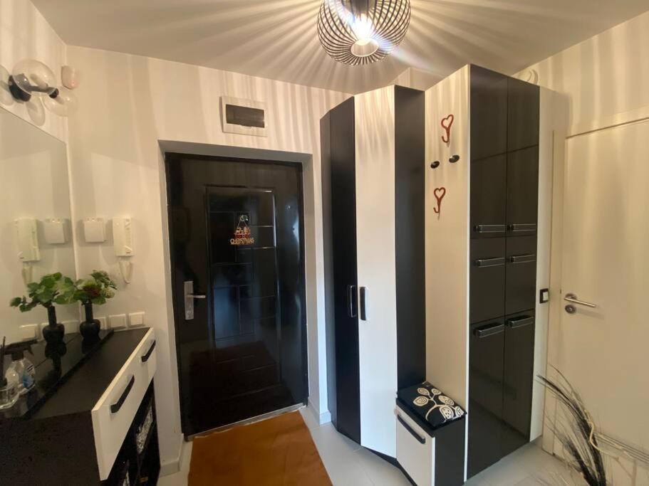 Lovely 1-Bedroom Apartament With Free Parking Sofia Eksteriør billede