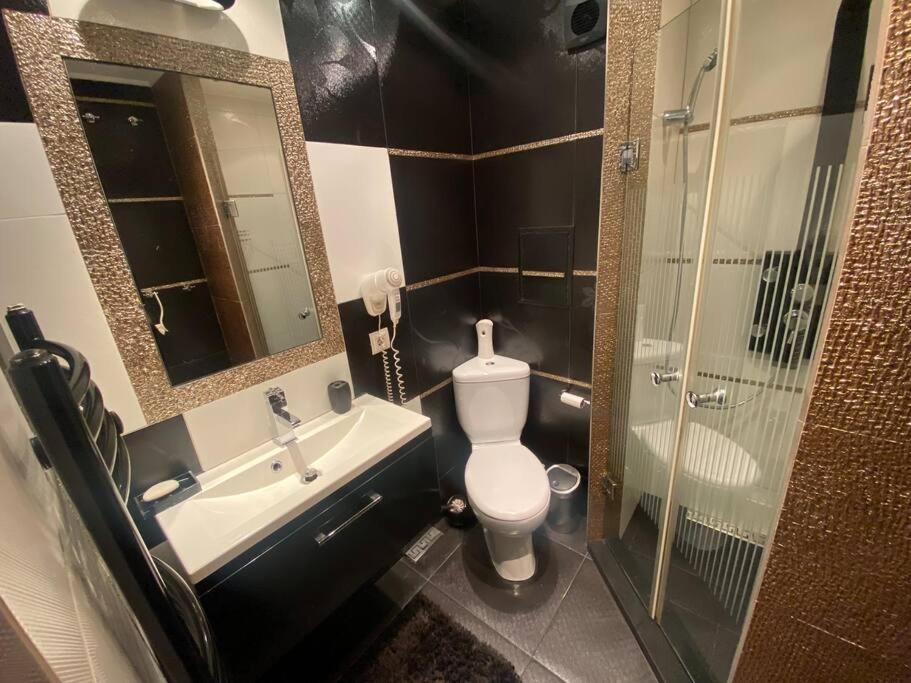 Lovely 1-Bedroom Apartament With Free Parking Sofia Eksteriør billede
