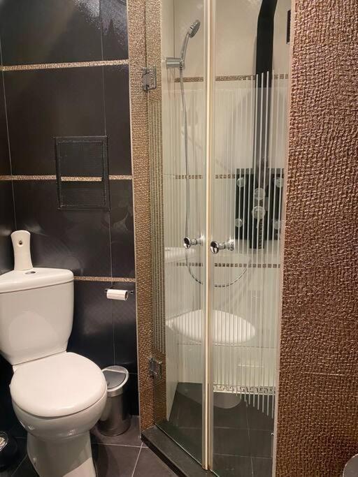 Lovely 1-Bedroom Apartament With Free Parking Sofia Eksteriør billede