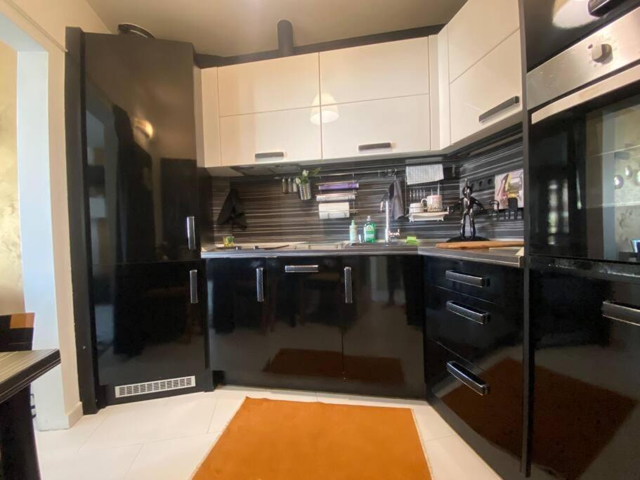 Lovely 1-Bedroom Apartament With Free Parking Sofia Eksteriør billede